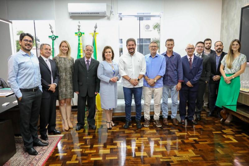 Manutenção: vice-presidente do Legislativo participa de reunião com a presidente do TRT-PR